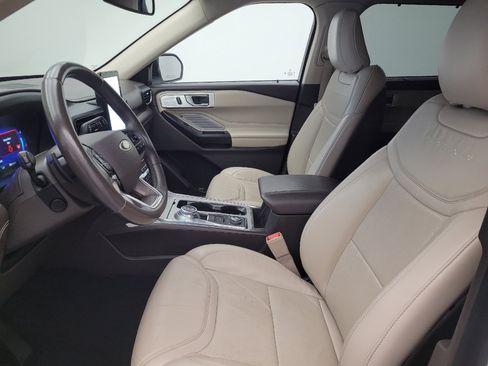 Used 2020 Ford Explorer Platinum w/ Premium Technology Package AWD/4WD image 17