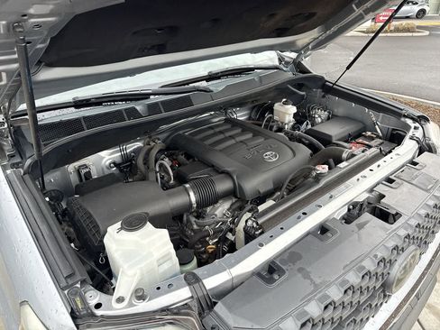 Used 2018 Toyota Tundra SR5 w/ TRD Off Road Package image 7