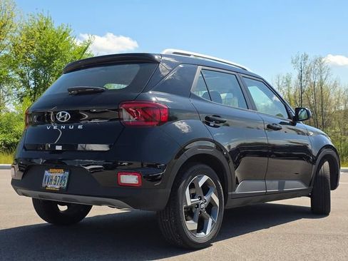 Used 2026 Hyundai Venue SEL FWD image 16