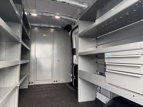 Used 2024 Ford Transit 250 148 Medium Roof RWD image 3
