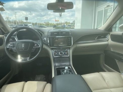 Used 2017 Lincoln Continental Reserve w/ Climate Package AWD/4WD image 7