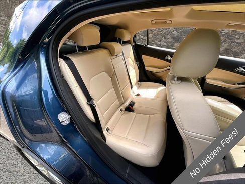 Used 2020 Mercedes-Benz GLA 250 4MATIC w/ Premium Package image 22