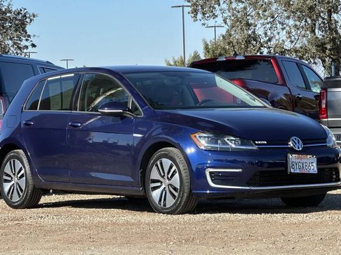 Used 2018 Volkswagen e-Golf SEL Premium image 10
