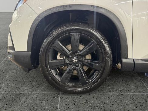 Used 2025 Honda Pilot Black Edition image 7