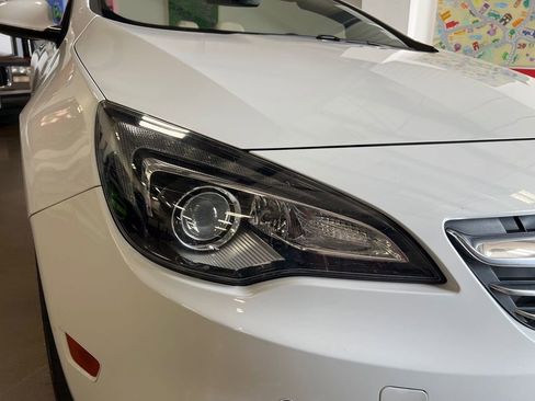 Used 2019 Buick Cascada Premium image 45