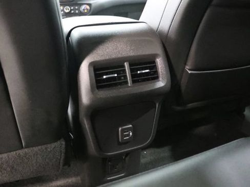 Used 2024 GMC Terrain SLT AWD/4WD image 31