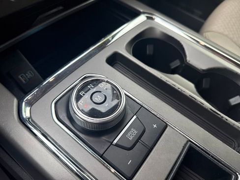 Used 2020 Ford Expedition XLT image 19