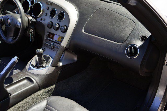 Used 2007 Pontiac Solstice Convertible w/ Premium Package RWD image 26