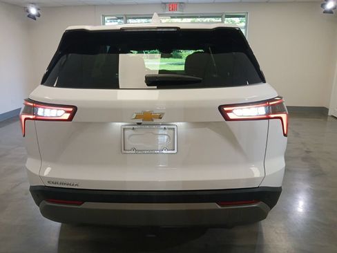 Used 2025 Chevrolet Equinox LT FWD image 12