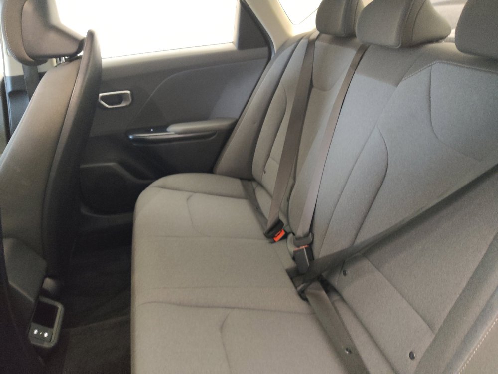 Used 2025 Kia K4 FWD image 18