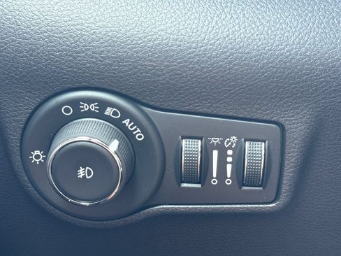 Used 2024 Jeep Compass Latitude AWD/4WD image 29
