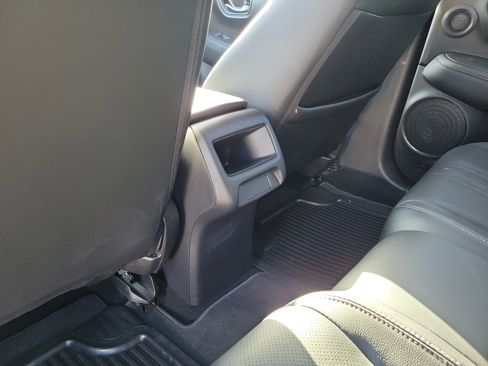 Used 2024 Honda HR-V EX-L image 13