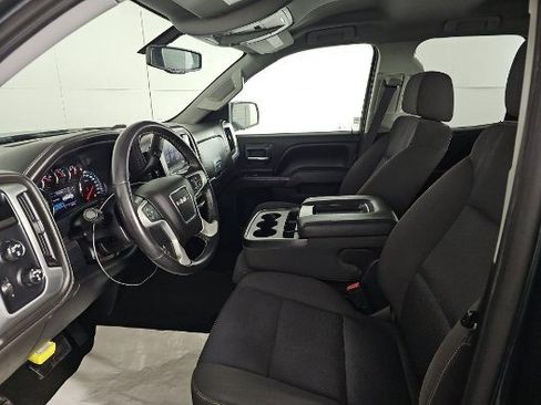 Used 2017 GMC Sierra 1500 SLE w/ SLE Value Package image 4