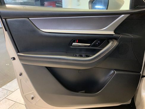 Used 2024 MAZDA CX-90 Plug-In Hybrid w/ Premium Pkg AWD/4WD image 16