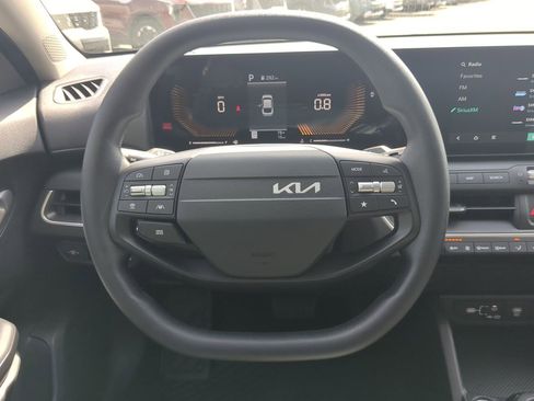 New 2025 Kia K4 LXS image 13