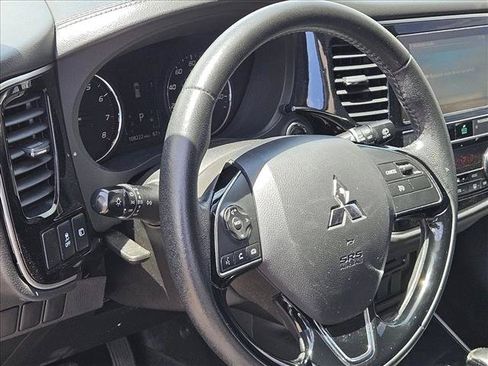 Used 2019 Mitsubishi Outlander SE FWD image 12
