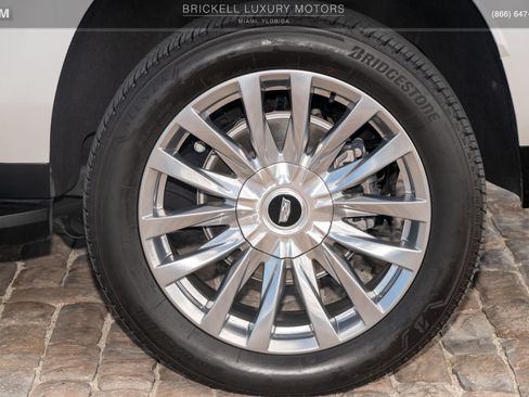Used 2024 Cadillac Escalade ESV Luxury AWD/4WD image 44