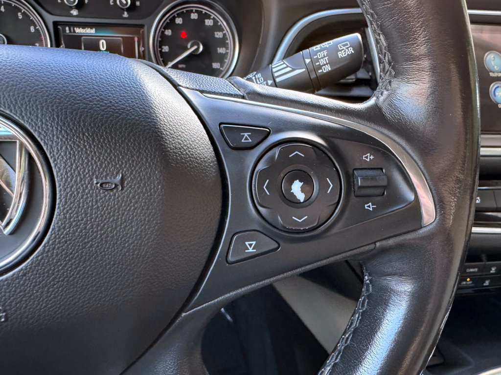 Used 2018 Buick Enclave Premium AWD/4WD image 31