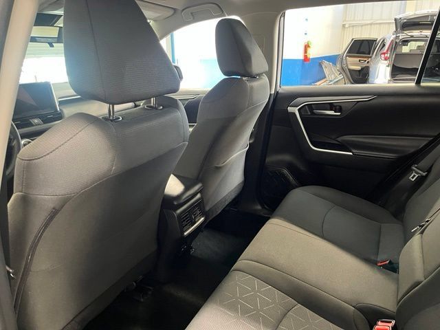 Used 2025 Toyota RAV4 XLE AWD/4WD image 19