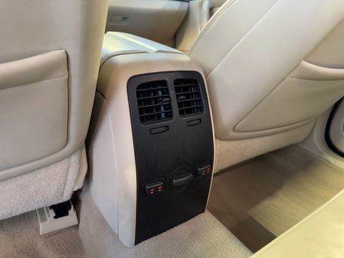 Used 2009 Lincoln MKS AWD image 24
