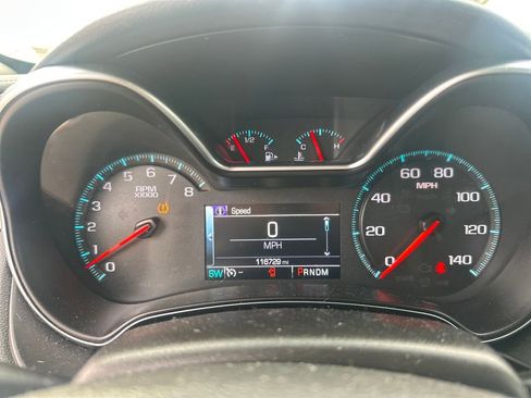 Used 2017 Chevrolet Impala LT w/ Convenience Package image 15