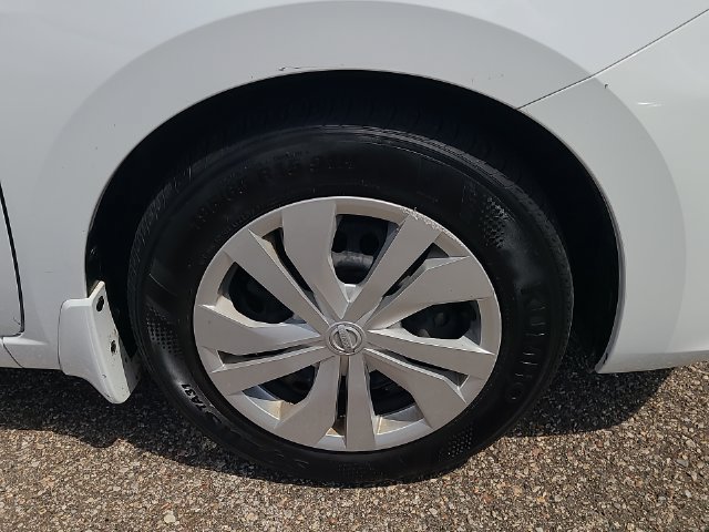 Used 2025 Nissan Versa S w/ Trunk Package FWD image 9