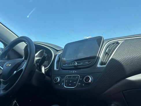 Used 2025 Chevrolet Malibu LT FWD image 25