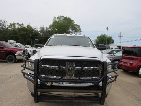 Used 2018 RAM 3500 Tradesman w/ Chrome Appearance Group image 2