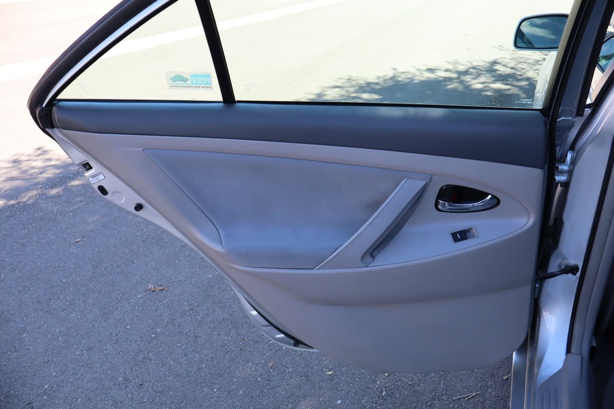 Used 2010 Toyota Camry FWD image 24