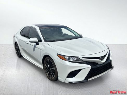 Certified 2019 Toyota Camry XSE w/ Navigation Package image 5