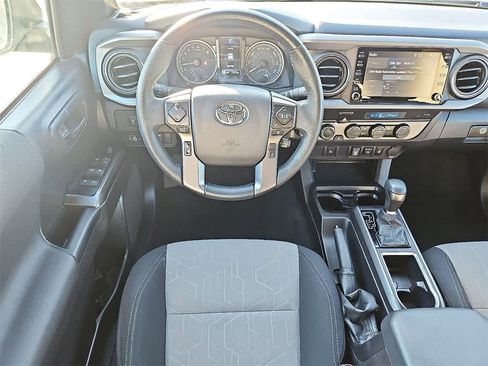 Used 2022 Toyota Tacoma TRD Off-Road image 10