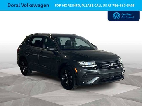 Used 2023 Volkswagen Tiguan SE FWD image 2