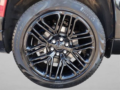 Used 2024 Jeep Wagoneer L Series II AWD/4WD image 7