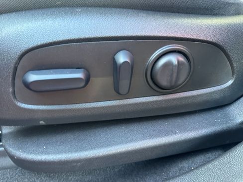 Used 2025 Chevrolet Blazer LT image 23