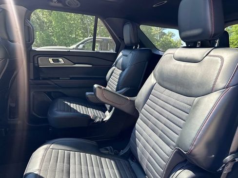 Certified 2025 Ford Explorer ST-Line w/ ST-Line Street Pack AWD/4WD image 19