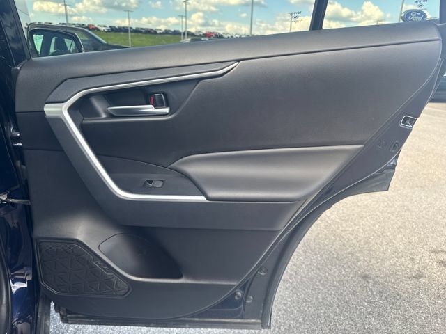 Used 2025 Toyota RAV4 XLE AWD/4WD image 28