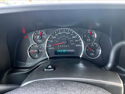 Used 2024 Chevrolet Express 2500 w/ Driver Convenience Package image 23