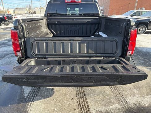 Used 2024 Chevrolet Colorado LT w/ LT Convenience Package III image 16