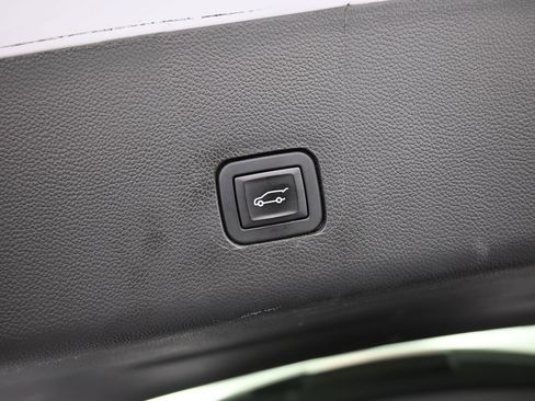 Used 2019 Chevrolet Traverse RS image 42