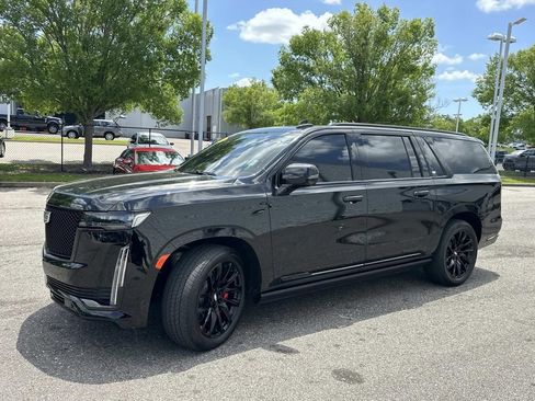 Used 2024 Cadillac Escalade ESV Sport Platinum w/ LPO, ONYX Package AWD/4WD image 11