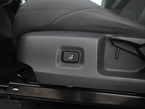 Used 2025 Toyota Tacoma SR5 image 23