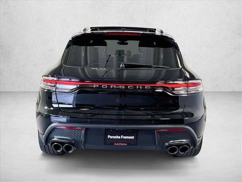 Certified 2026 Porsche Macan AWD/4WD image 10