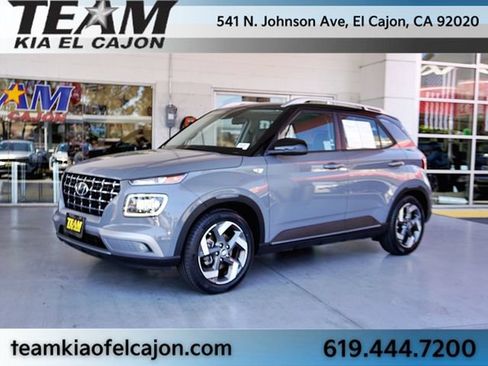 Used 2022 Hyundai Venue Limited w/ Cargo Package FWD image 5