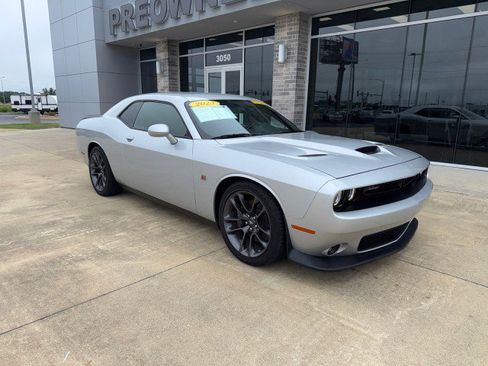 Used 2023 Dodge Challenger R/T Scat Pack RWD image 3