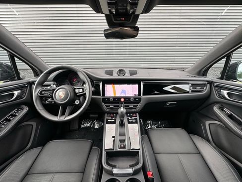 Certified 2026 Porsche Macan Turbo AWD/4WD image 6