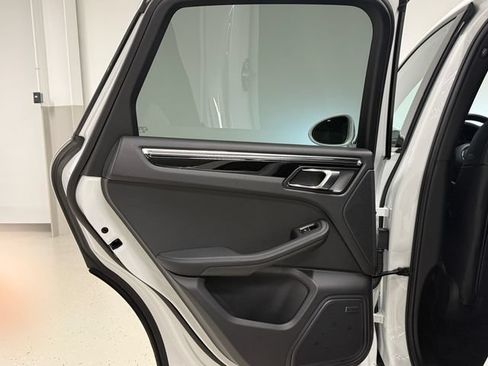 Certified 2026 Porsche Macan AWD/4WD image 30