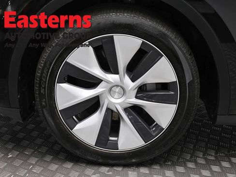 Used 2021 Tesla Model Y Long Range AWD/4WD image 26