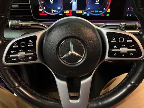 Used 2021 Mercedes-Benz GLS 450 4MATIC image 39