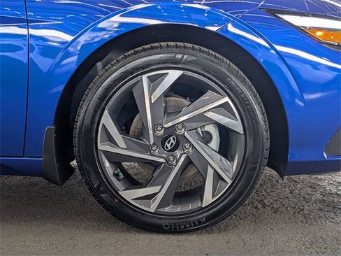 Used 2025 Hyundai Elantra Sport image 7