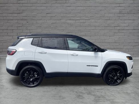 Used 2023 Jeep Compass Latitude w/ Convenience Group AWD/4WD image 7